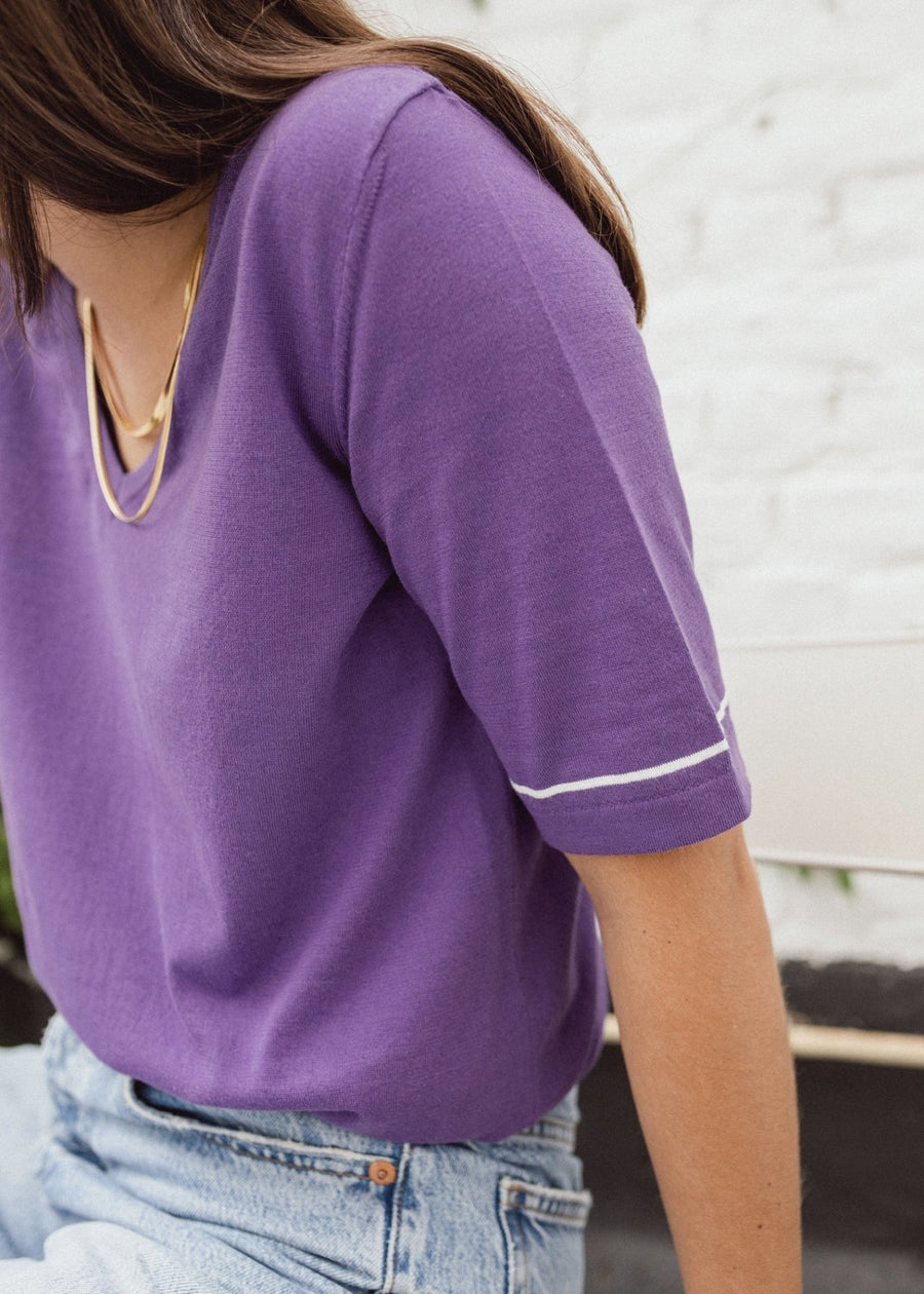 Janes - V-neck Short Sleeve T-shirt Purple