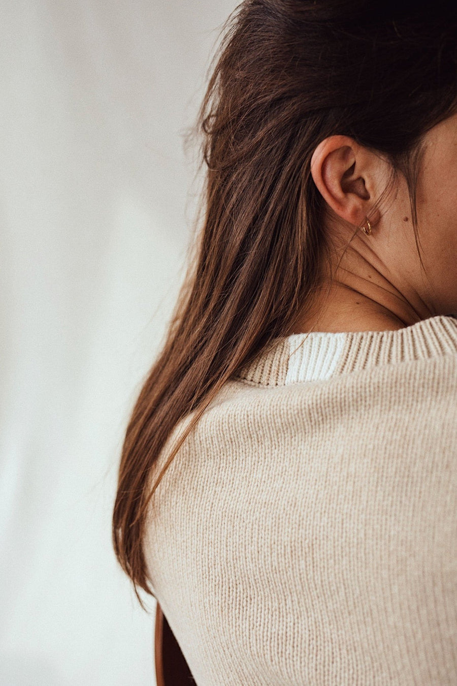 Janes - V-neck Sweater Beige
